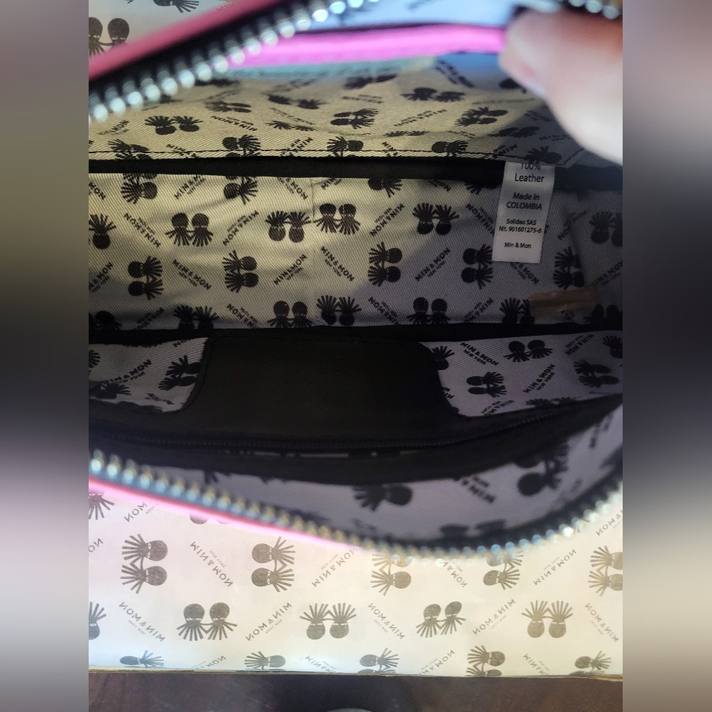 Min & Mon Pink Shoulder Bag with Winged Tiger Design - Picture 5 of 6